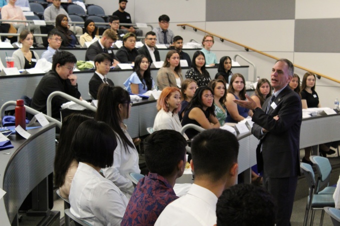 Dean Pollack welcomes students during Orientation 2023. 