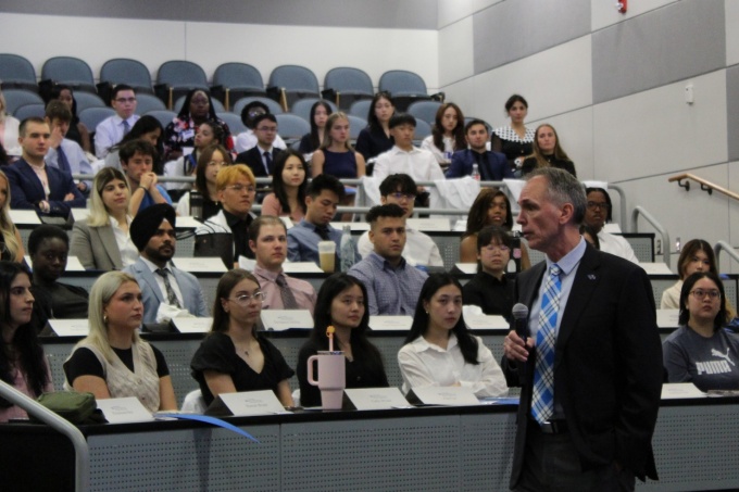 Dean Pollack welcomes students during Orientation 2023. 