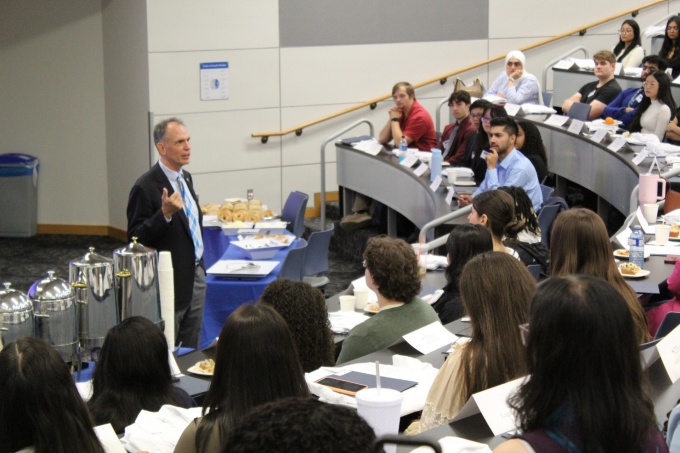 Dean Pollack welcomes students during Orientation 2025. 