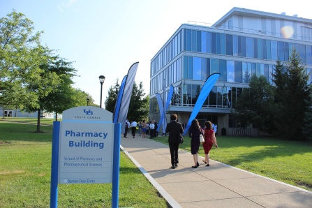 Students walking into Pharmacy Building during Welcome Week 2024. 